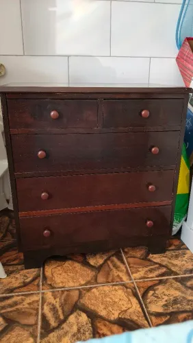 Cômoda de madeira