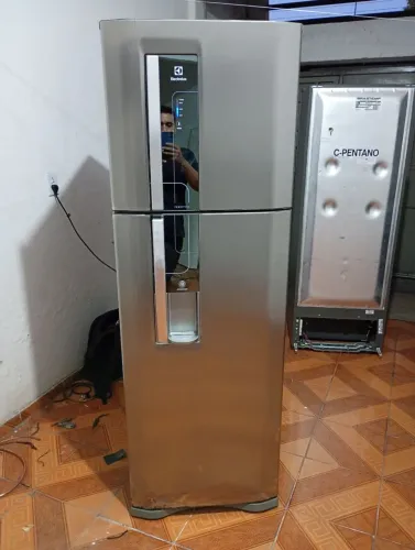 Geladeira Eletrolux, funcionando perfeitamente, entrega grátis em Teresina e garantia 