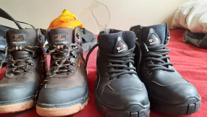 Vende-se Botas de ótima qualidade semi-nova