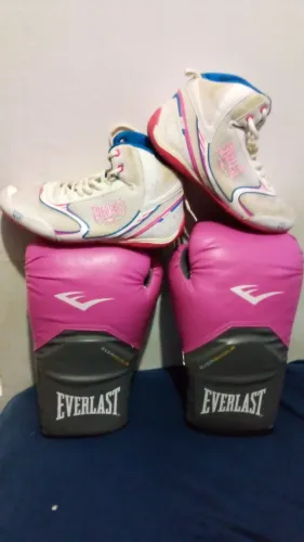Vendo luva e tenis para treinar box