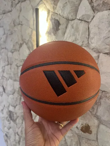 Bola de Basquete Adidas 