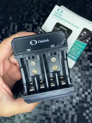 CARREGADOR DE PILHAS AA/AAA/9V ON-CP602 ONISTEK