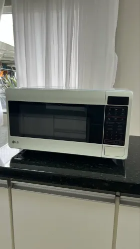Microondas LG 32L em ótimas condições 