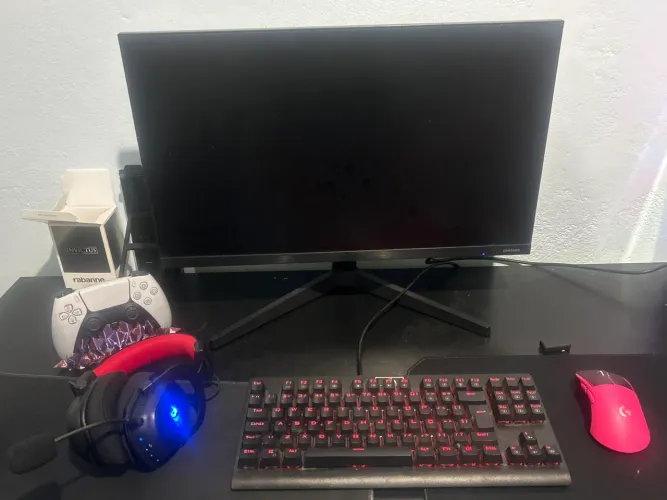Monitor Samsung 24 75hzz troco em um de 180hzz volto um dinheiro