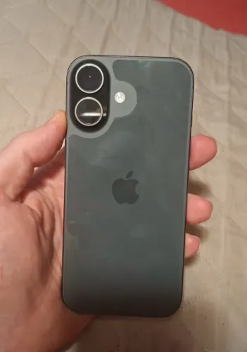 iPhone 17