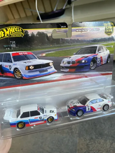 Hotwheels premium BMW m3 GTR e 320