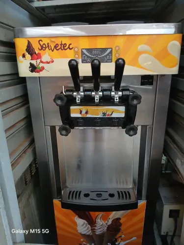 Máquina de sorvete expresso de piso modelo BQL 825B Y com  03. Bico Açaí. Ou frorew 