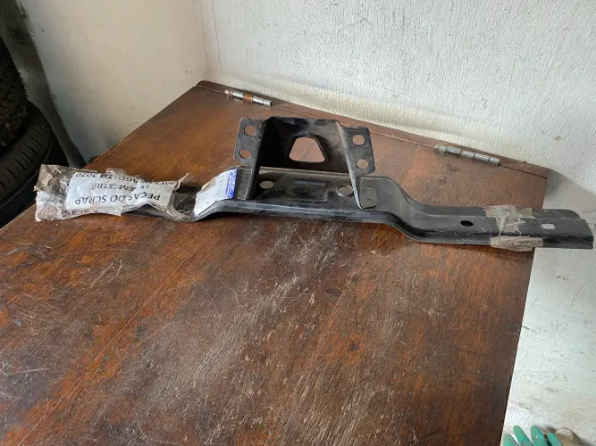 Suporte do parachoque traseiro da palio Wekend