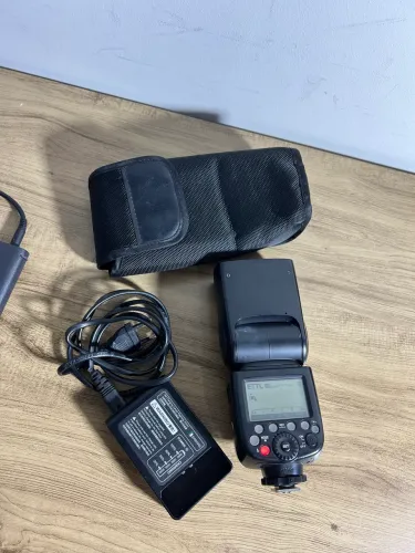 Flash Godox V860II-C
