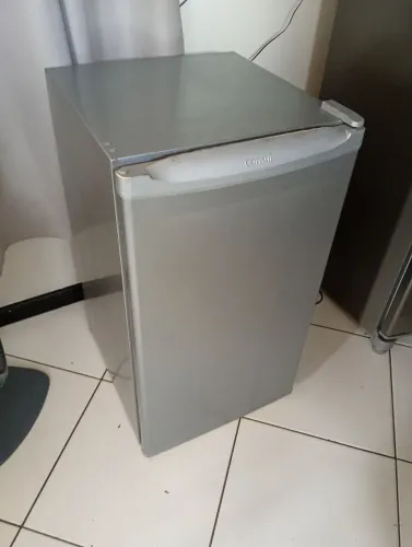 Frigobar 110 funcionando 550