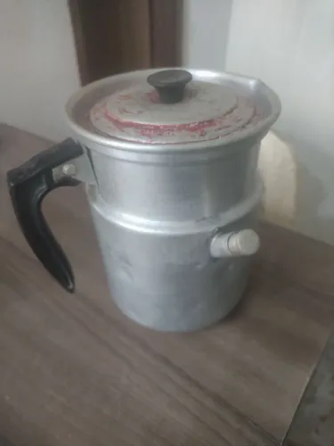 Leiteira vintage em alumínio peça rara.