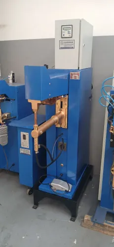 Solda ponto pneumática 40kva com comando digital
