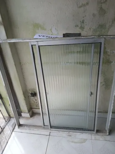 janela aluminio otimo estado com vidro