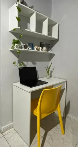 Mesa +pratileira+nicho triplo em mdf