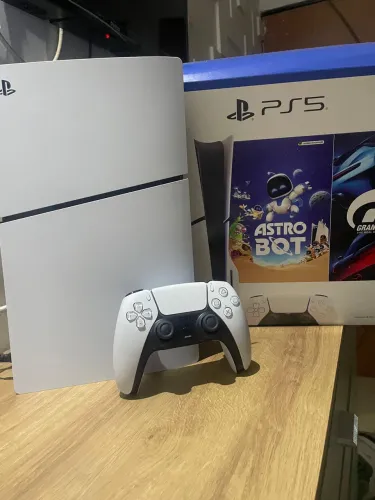PlayStation 5 com 1 mês de uso 