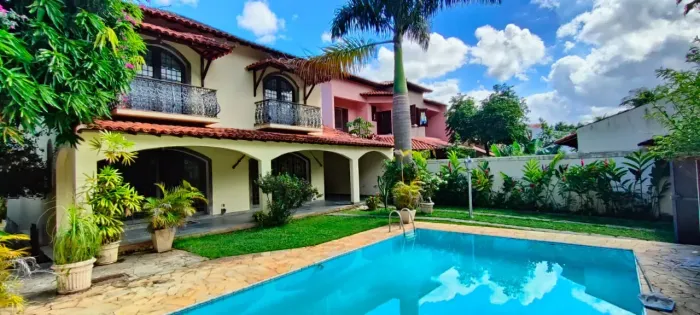 CARMO ADMINISTRADORA VENDE EXCELENTE CASA NO CONDOMÍNIO VILLAREJO