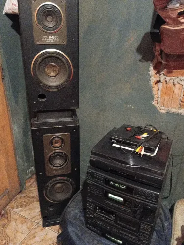 Vendo um aparelho de som Sony a 495