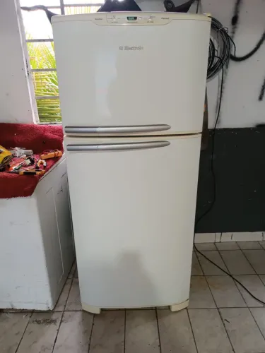 Geladeira Electrolux modelo df38