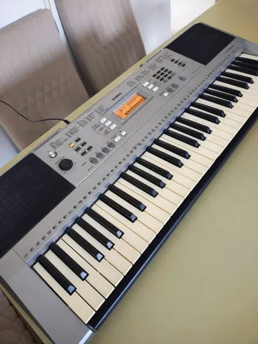 Teclado Yamaha PSR 353