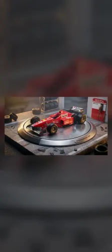 Miniatura F1 Ferrari Customizada Marlboro / Schumacher - Perfeita para Projetos e Dioramas