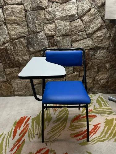 Cadeira Universitária Estofada com Prancheta (Azul) - R$ 65 (Seminova!)