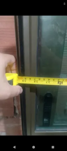 Vendo folha de porta, estão semi novas sem marcas de arranhões, cor champanhe com vd verde
