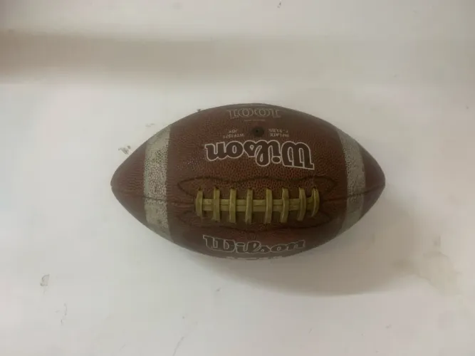 bola de futebol americano Wilson NCAA Júnior