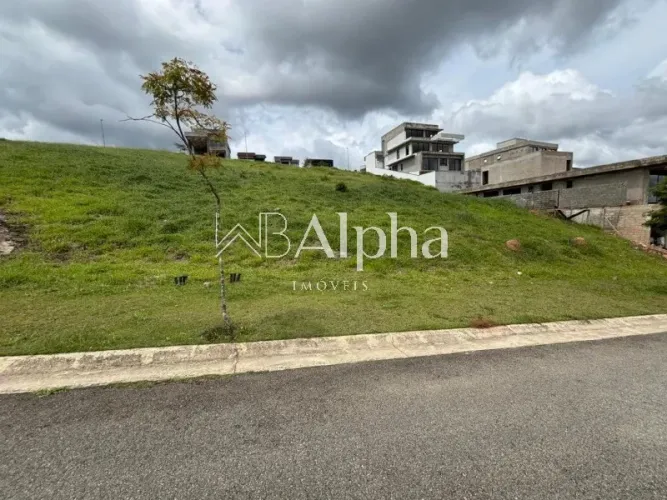 Terreno aclive à venda vista mata no condomínio Altavis na Aldeia da Serra