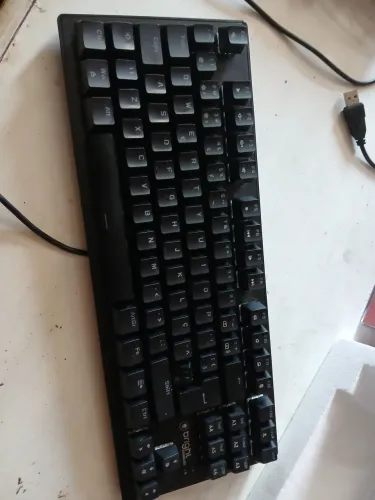 Teclado mecânico com defeito 