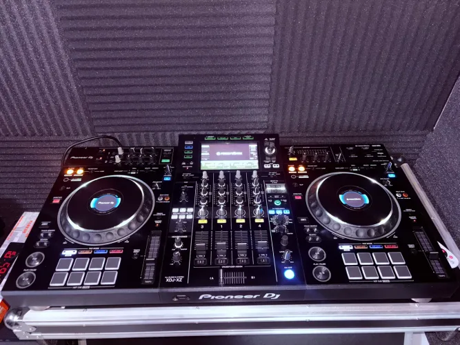 XDJ-XZ Pionner DJ + Case de Proteção