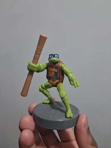 Brinquedo Donatello Tartarugas Ninja Burger King 2026 - Novo e Conservado Boneco