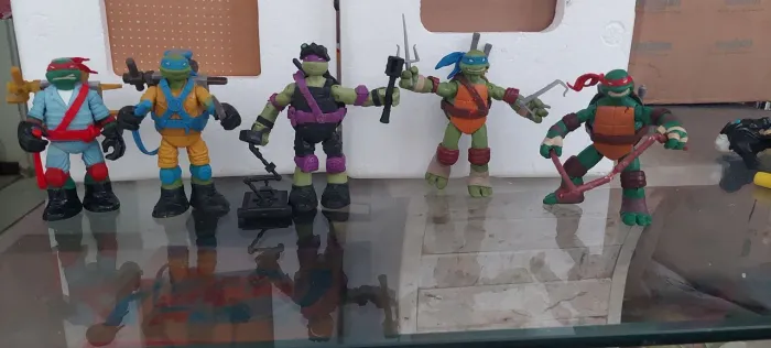 Lote com 5 Bonecos Tartaruga Ninja originais da marca Viacom