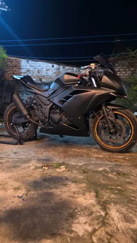 Ninja 300 pista