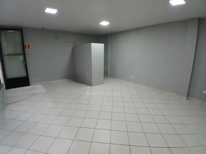 Sala Comercial para Alugar no Shopping Imperial no Centro de Londrina com 24m² Privativos