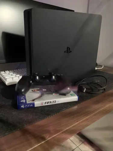 Playstation 4 slim 