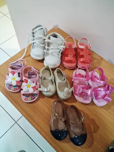 Sapatinhos e Sandálias Infantis / Desapego (R$ 10 cada)