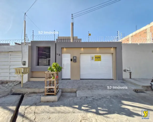 Ótima Casa com boa localização, no bairro Tiradentes.