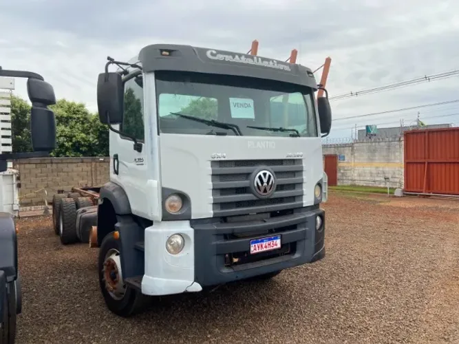VW 26280 6x4 ano 2014 no chassi