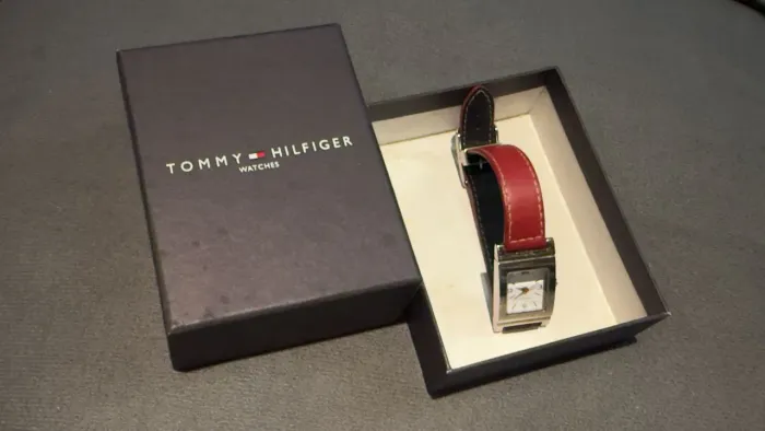 Relógio Feminino Tommy Hillfiger (pulseira em couro dupla-reversível)