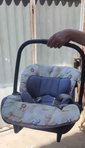 Bebê conforto para automevei em otimo estado + capa