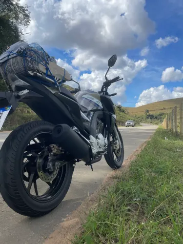 Cb250 2020 troco por carro!