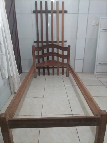 Vendo Cama Solteirão Madeira