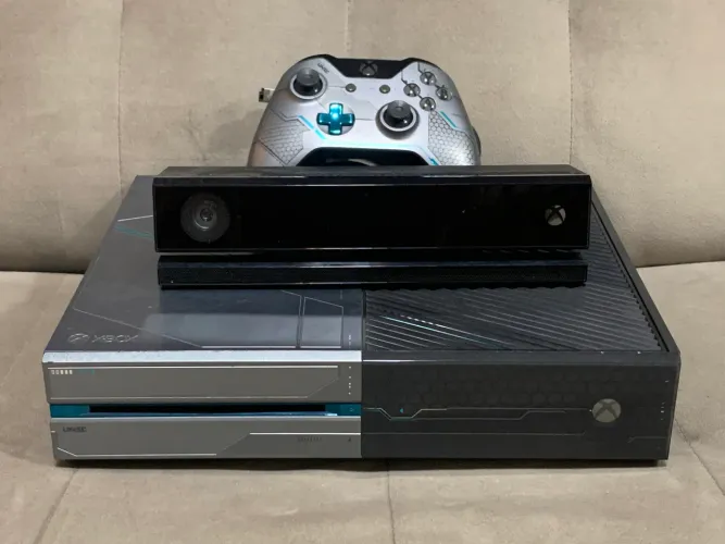 Xbox One Halo Edition