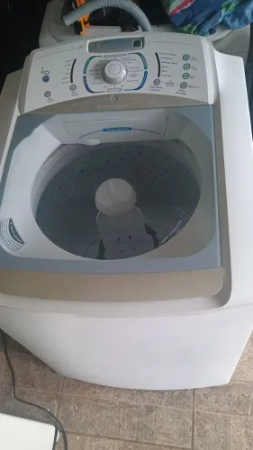 Vendo máquina Electrolux 15 kg funcionando perfeitamente 
