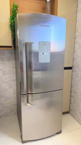 Geladeira Brastemp inverse 422L frost free - BRE50