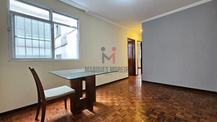 Seu Novo Endereço dos Sonhos em JF: 3 Quartos, Vaga Numerada e Custo-Benefício Imbatível!
