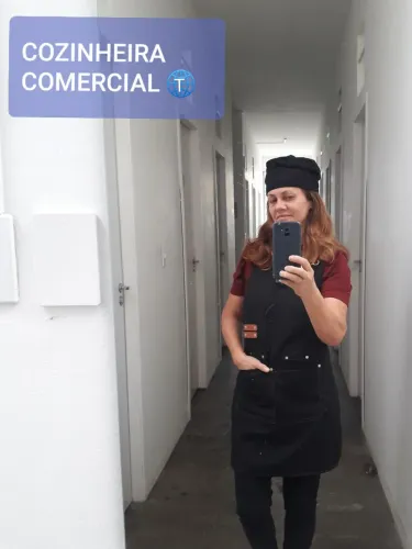 Cozinheira / Auxiliar de Cozinha