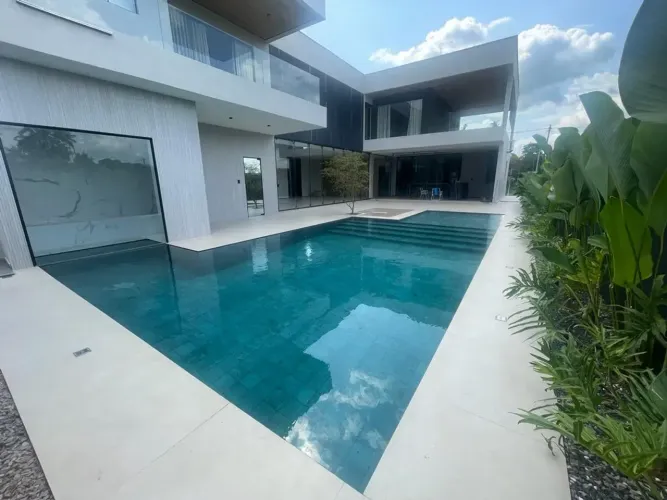 *Alugo em marituba casa com piscina condomínio fechado com 4 suítes