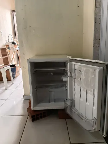 Vende-se frigobar consul