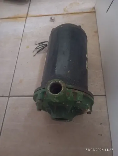 Bomba D'água tri faísca em ótimo estado de funcionamento revisada 